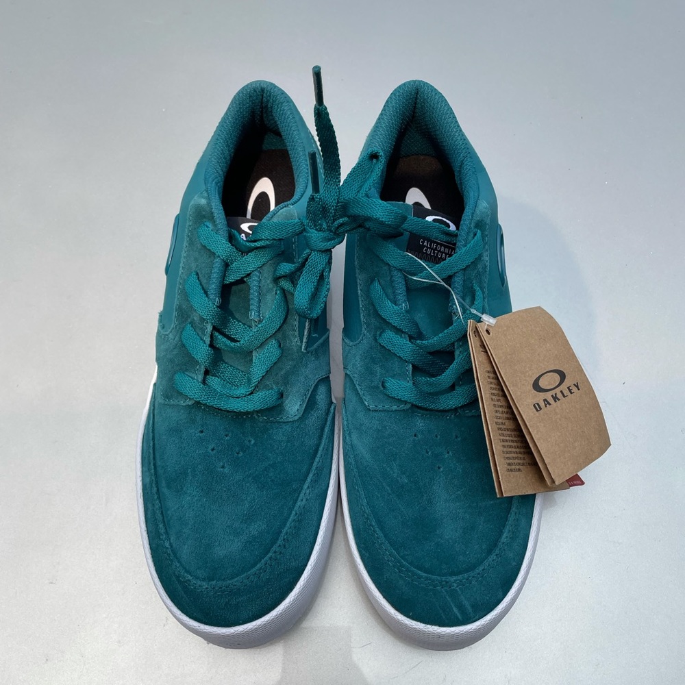 Oakley Men's Teal Suede Skate Sneakers